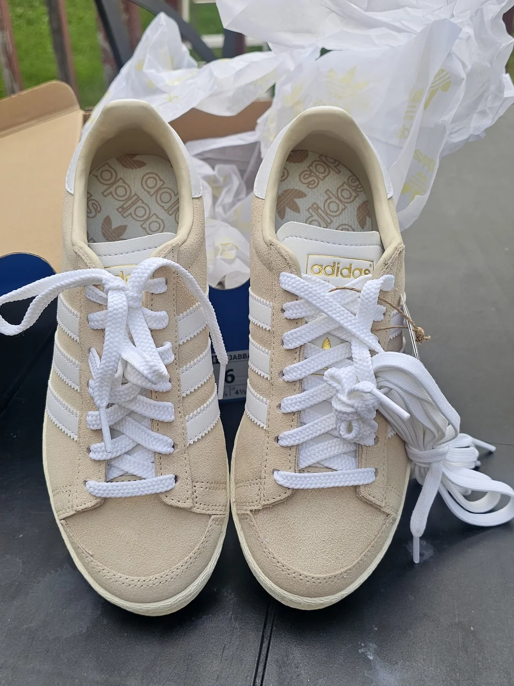 Adidas Jabbar Low Womens (Kareem Abdul-Jabbar signature   Beige Suede Sneakers
